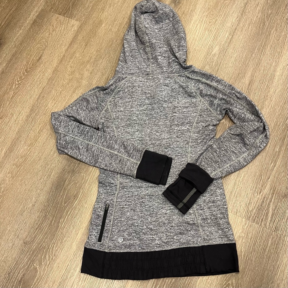 LULULEMON Think Fast Pullover - Picture 12 of 14